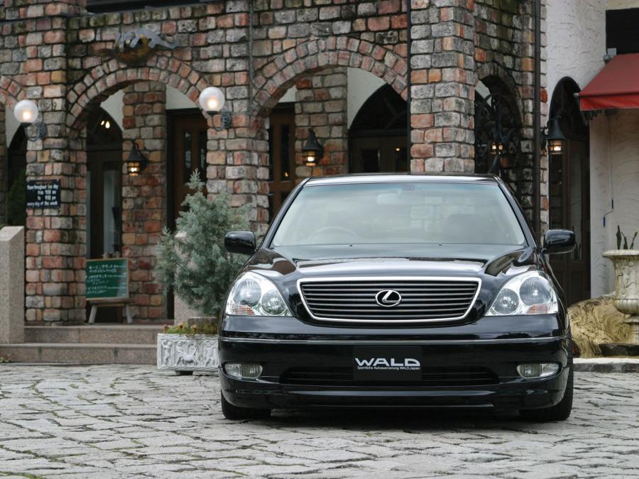  Lexus LS430 by Wald 2000 года  (фото 3 из 13)